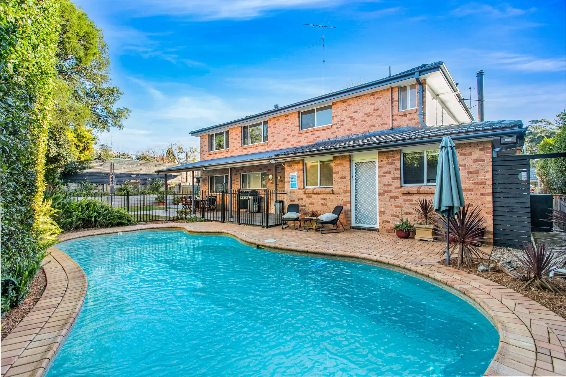 2 Dinmore Place, Castle Hill Sold by Louis Carr Real Estate - image 5