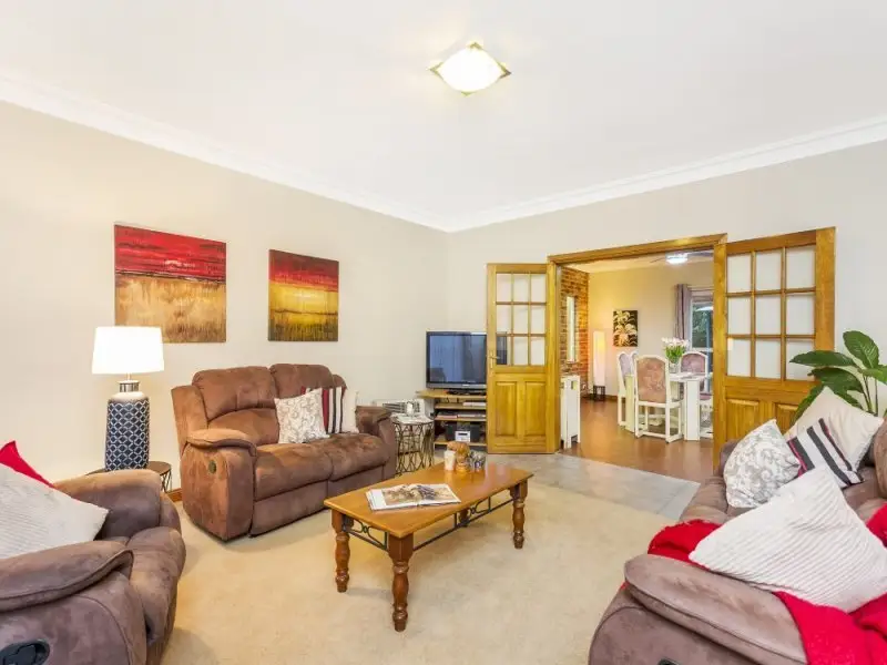 9 Clematis Close, Cherrybrook Leased by Louis Carr Real Estate - image 2