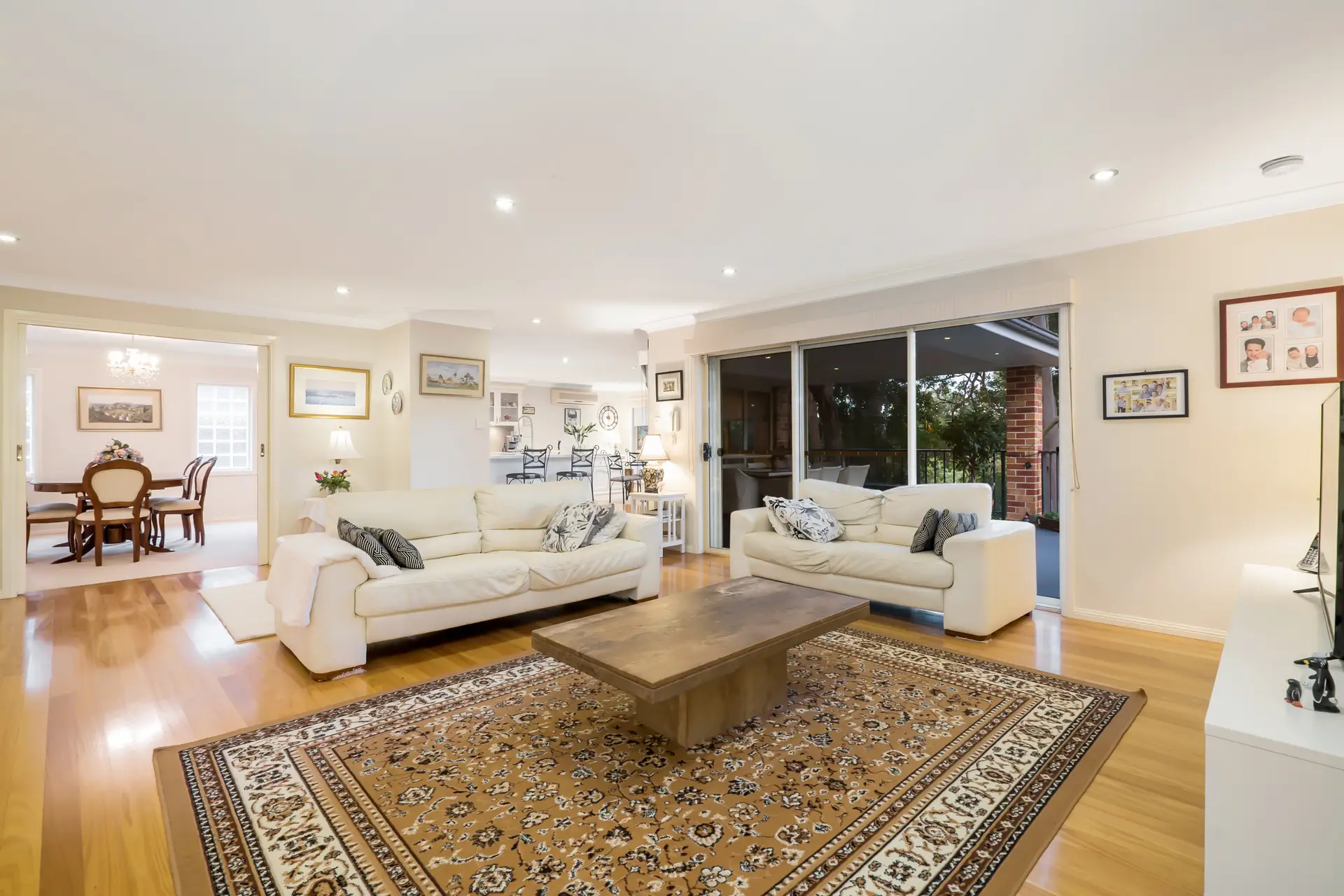 8 Deakin Place, West Pennant Hills Sold by Louis Carr Real Estate - image 4