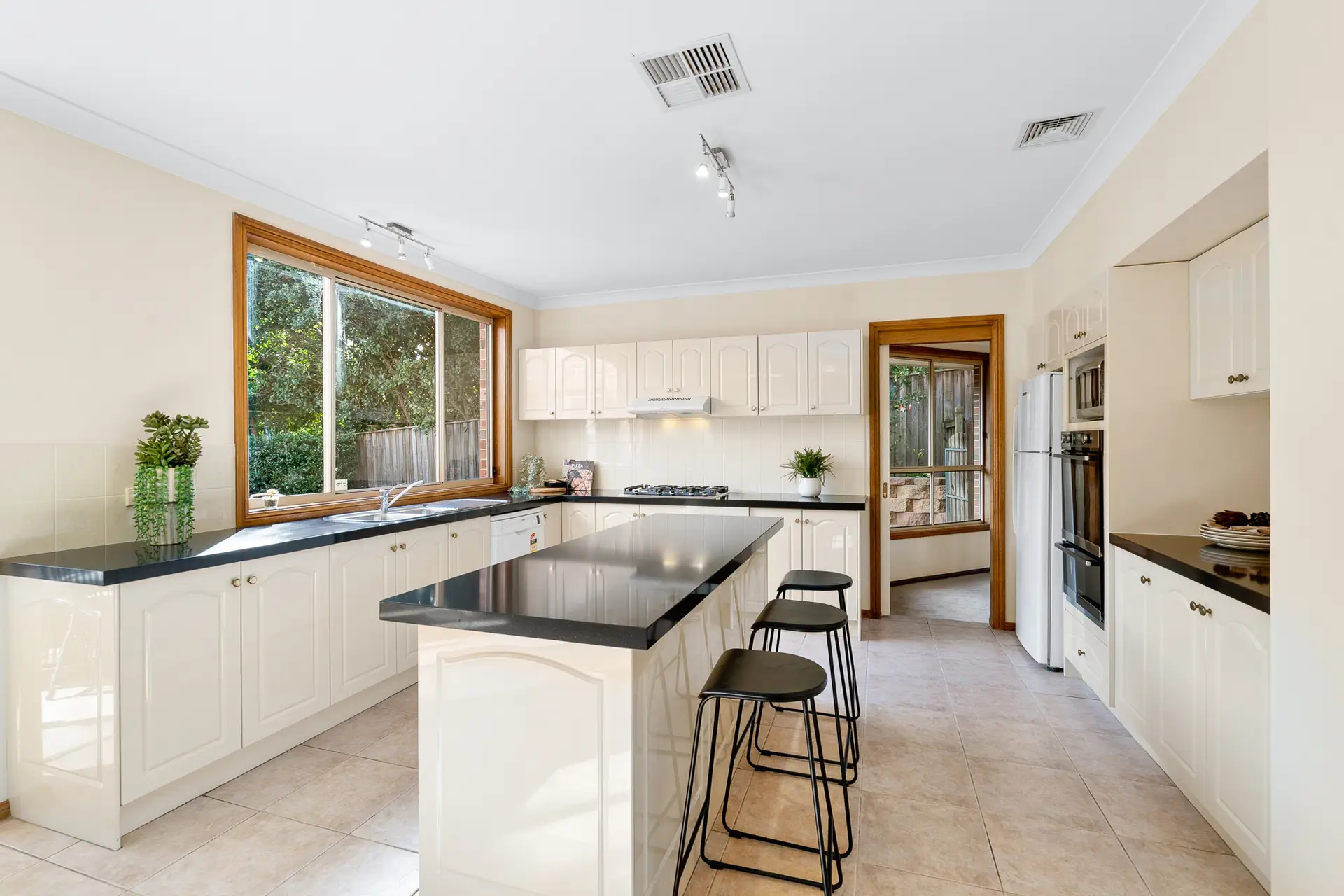 32 Anne William Drive, West Pennant Hills Sold by Louis Carr Real Estate - image 4