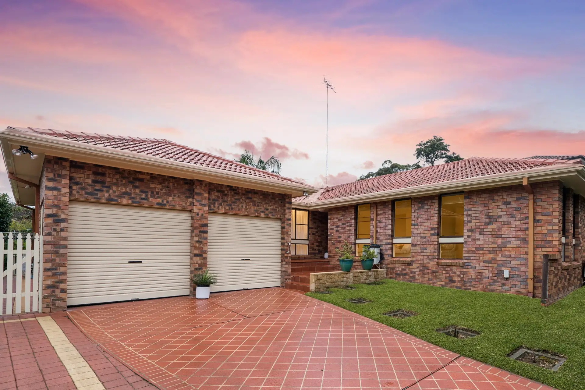 74 Macquarie Drive, Cherrybrook Sold by Louis Carr Real Estate - image 1