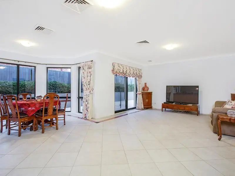 30 Tallowood Grove, Beaumont Hills Sold by Louis Carr Real Estate - image 7