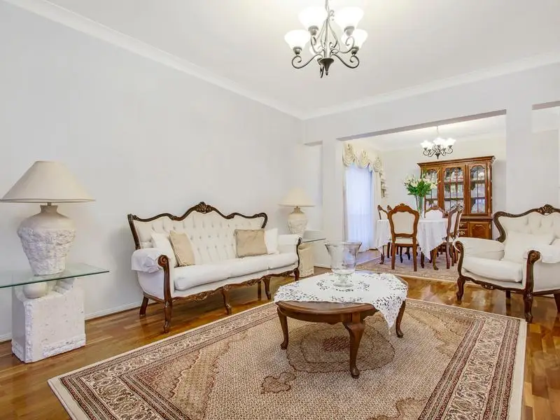 30 Tallowood Grove, Beaumont Hills Sold by Louis Carr Real Estate - image 4