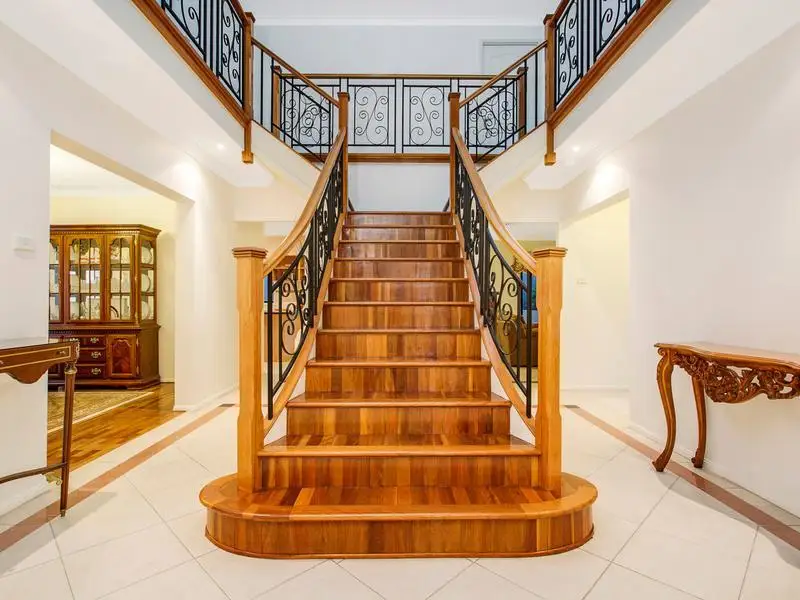 30 Tallowood Grove, Beaumont Hills Sold by Louis Carr Real Estate - image 3