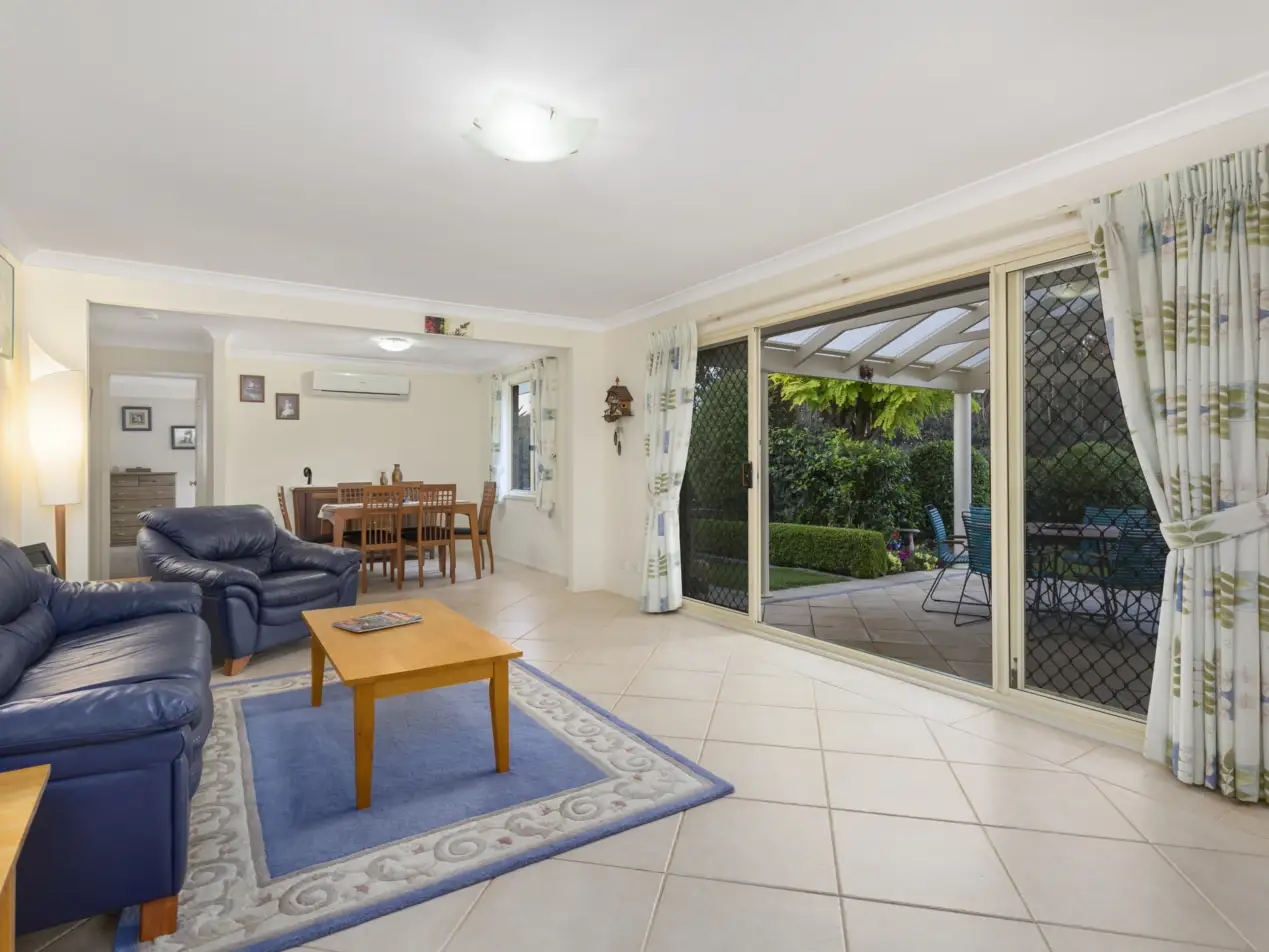 48 Tallowood Grove, Beaumont Hills Sold by Louis Carr Real Estate - image 3
