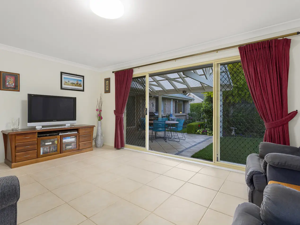 48 Tallowood Grove, Beaumont Hills Sold by Louis Carr Real Estate - image 4