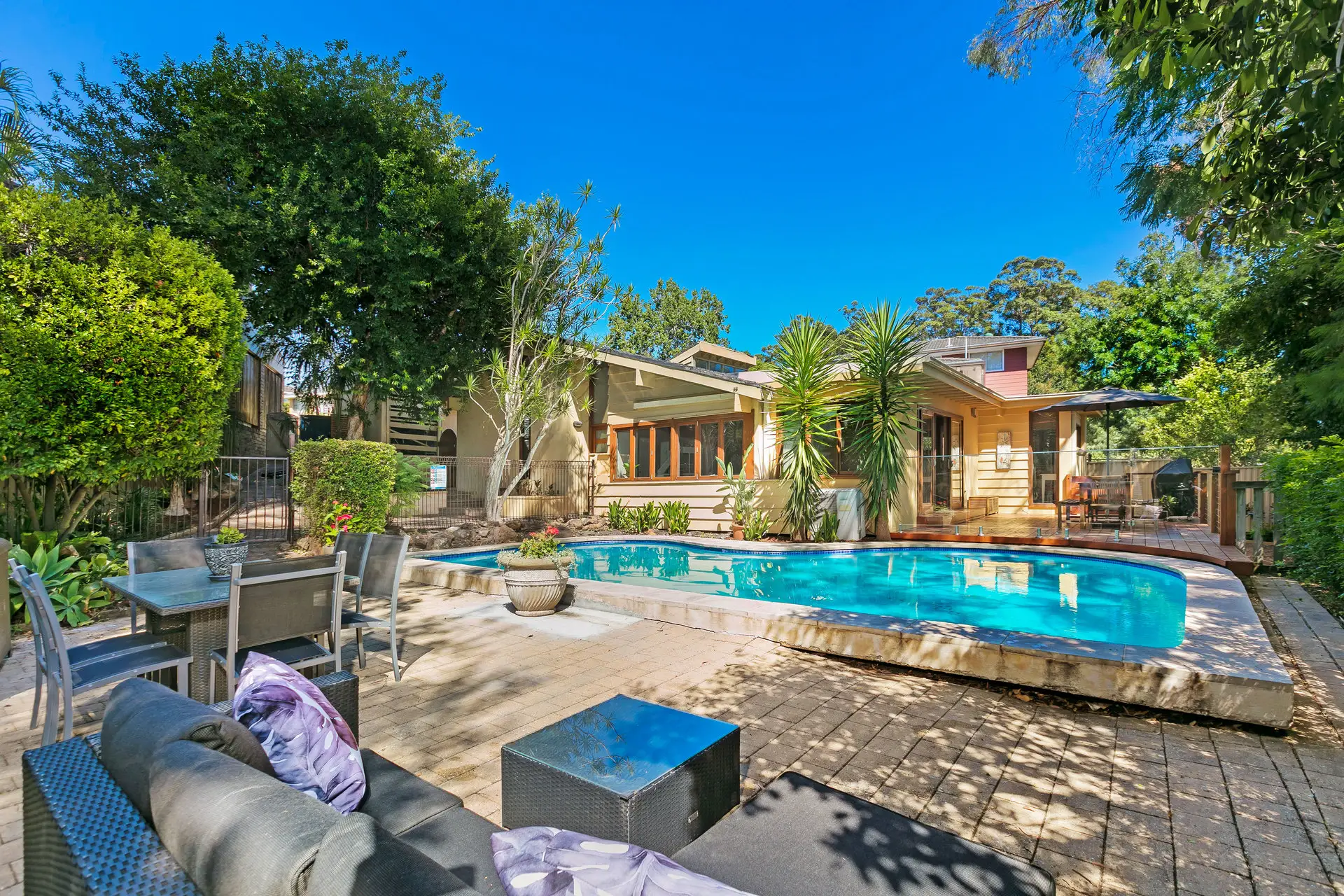 7 Greenhill Close, Castle Hill Sold by Louis Carr Real Estate - image 1