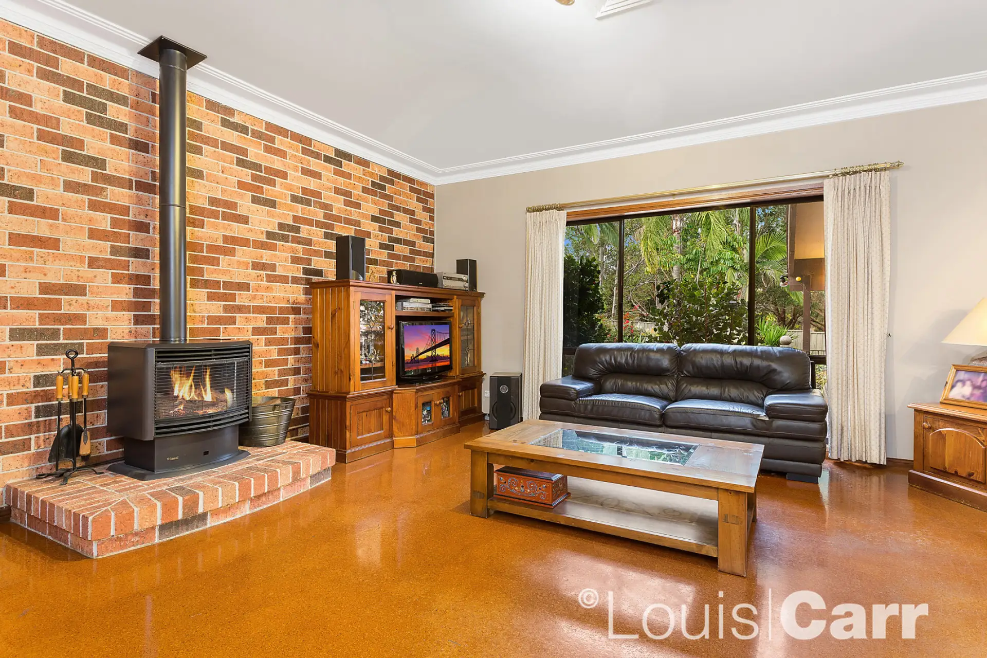8 Hildegard Place, Baulkham Hills Sold by Louis Carr Real Estate - image 4