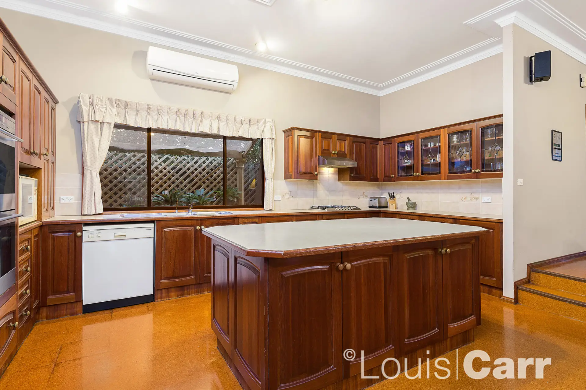 8 Hildegard Place, Baulkham Hills Sold by Louis Carr Real Estate - image 3