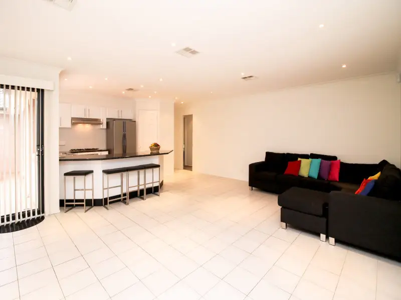 3 Rebellion Circuit, Beaumont Hills Sold by Louis Carr Real Estate - image 4