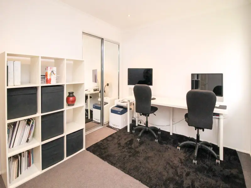 3 Rebellion Circuit, Beaumont Hills Sold by Louis Carr Real Estate - image 6