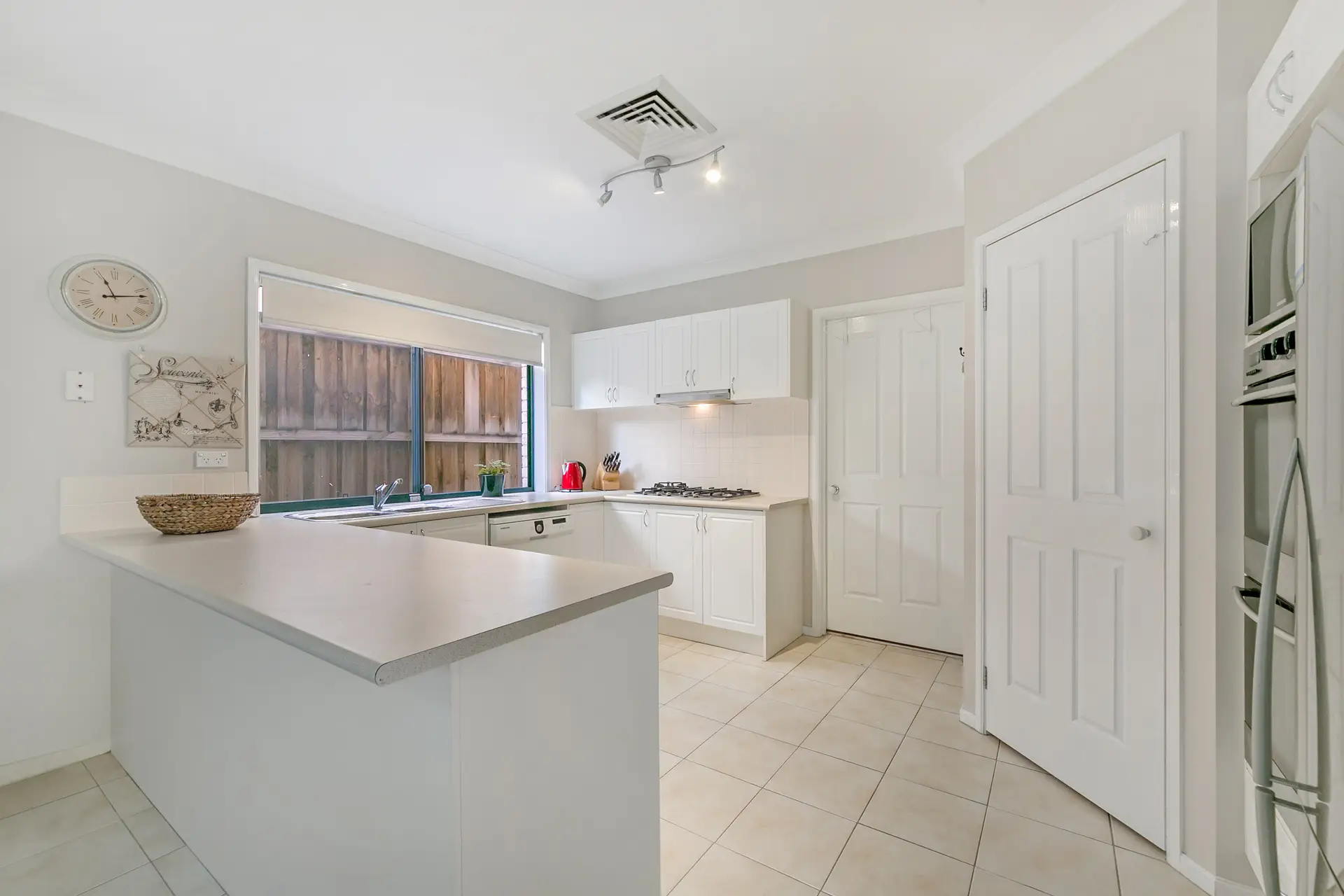 6 Sirrius Close, Beaumont Hills Sold by Louis Carr Real Estate - image 2