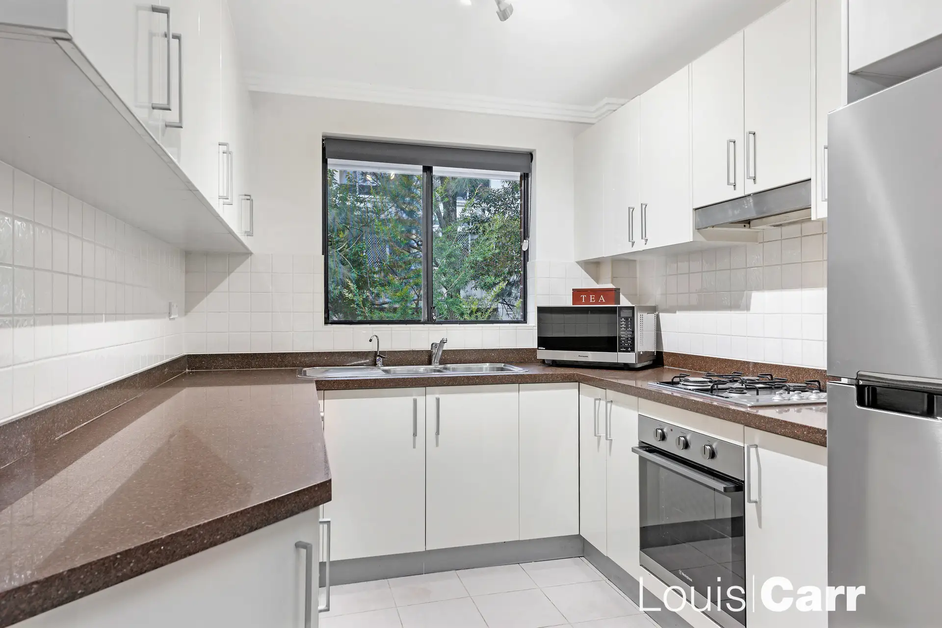 24/7-15 Purser Avenue, Castle Hill Sold by Louis Carr Real Estate - image 4