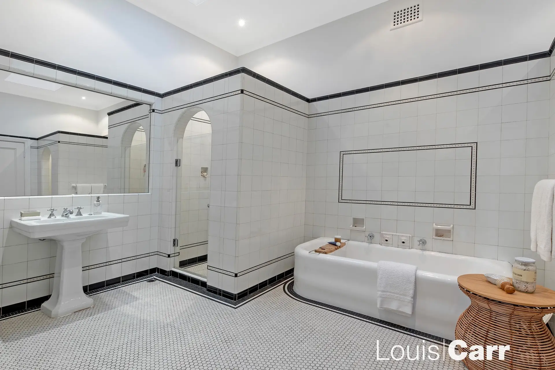 14-16 New Farm Road, West Pennant Hills Sold by Louis Carr Real Estate - image 11