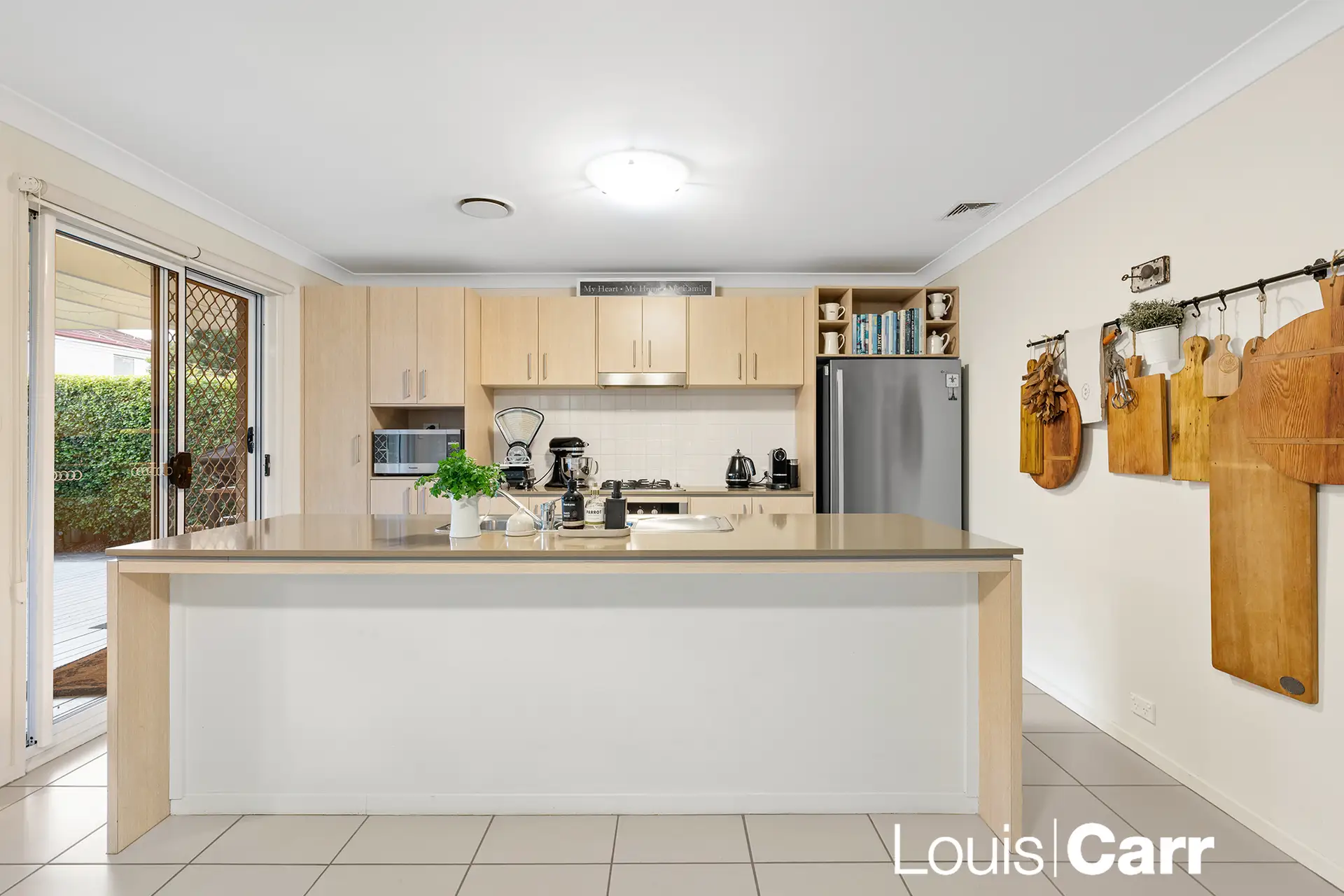 8 Sabal Place, Beaumont Hills Sold by Louis Carr Real Estate - image 4