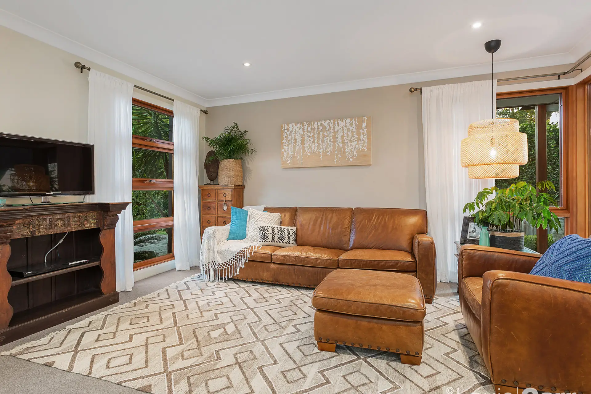 72 Gooraway Drive, Castle Hill Leased by Louis Carr Real Estate - image 3