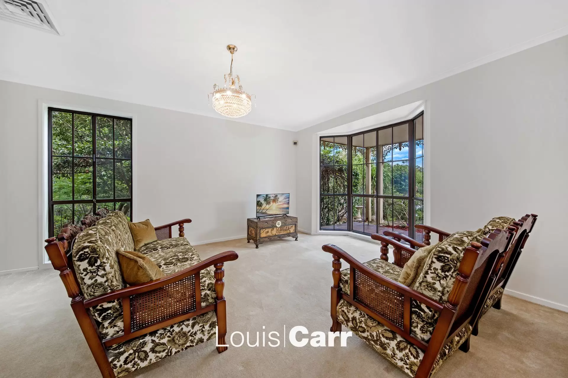 4 Drawbridge Place, Castle Hill Sold by Louis Carr Real Estate - image 2