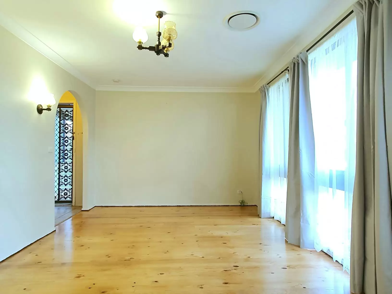 178 James Cook Drive, Kings Langley Leased by Louis Carr Real Estate - image 4