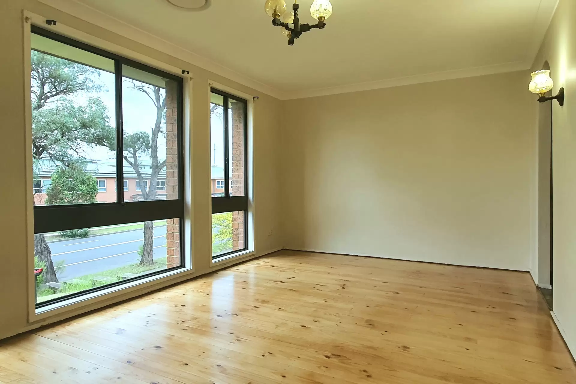 178 James Cook Drive, Kings Langley Leased by Louis Carr Real Estate - image 3