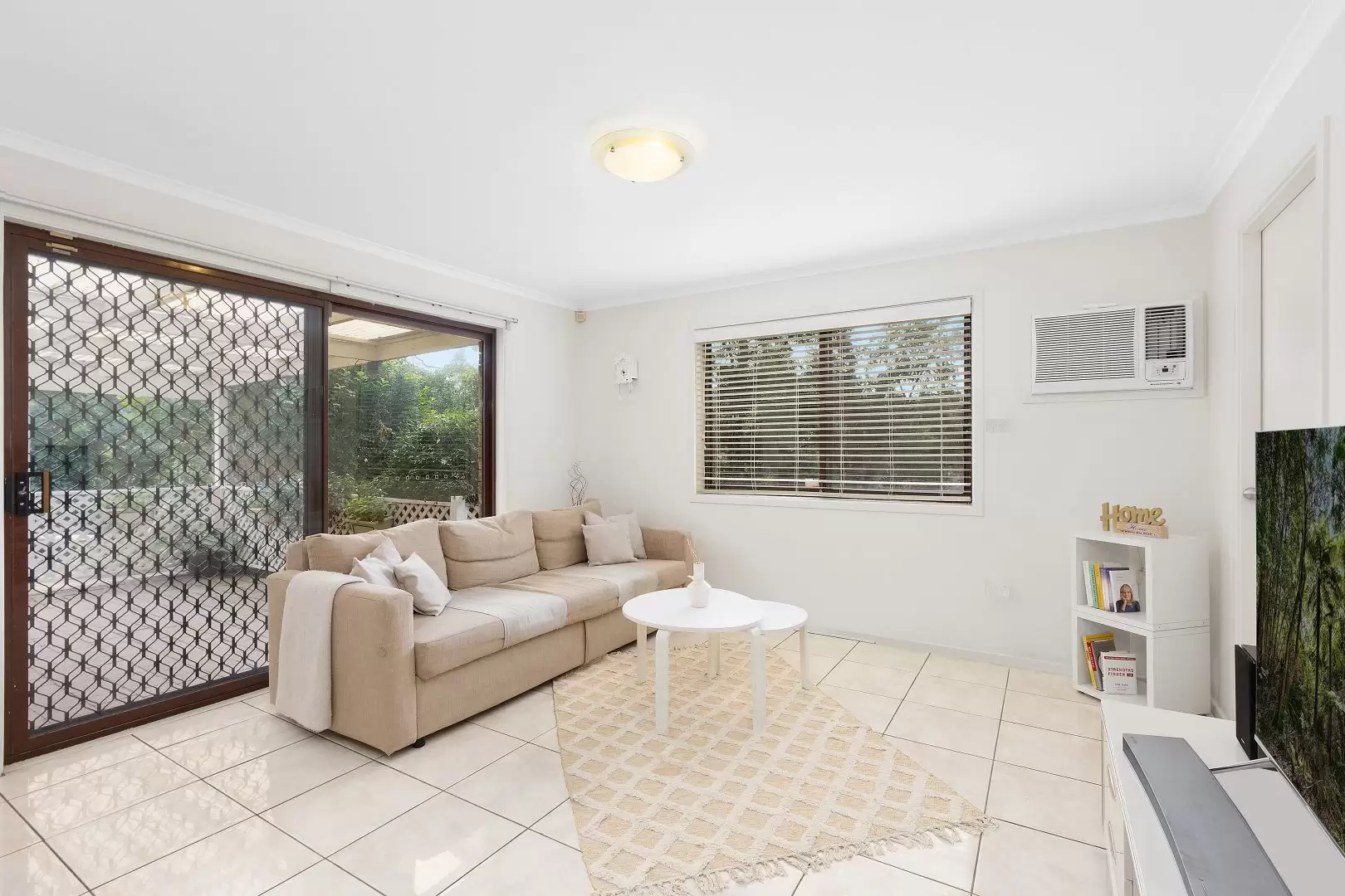 33 Wisteria Crescent, Cherrybrook Leased by Louis Carr Real Estate - image 3