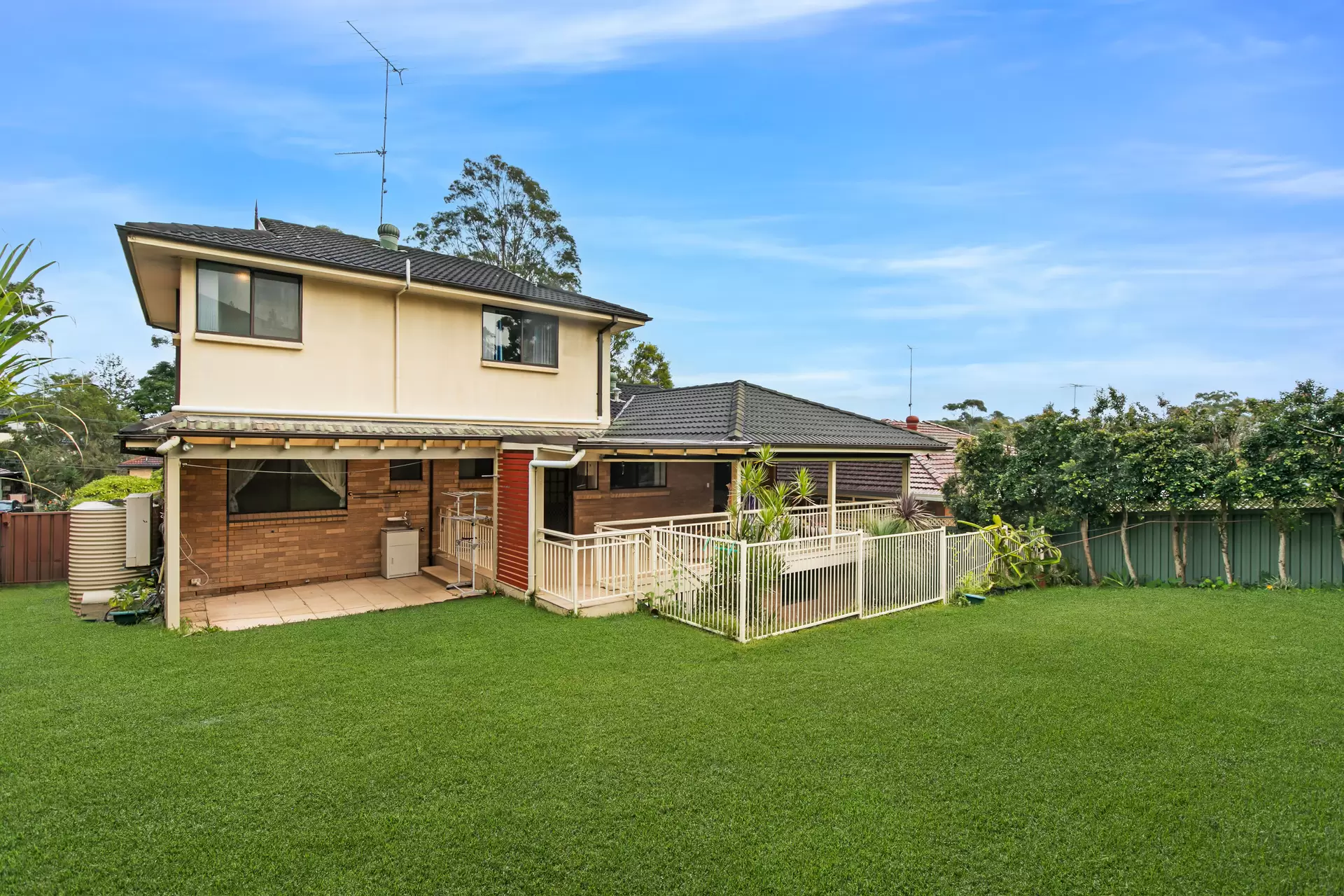 39 Carver Crescent, Baulkham Hills Leased by Louis Carr Real Estate - image 2