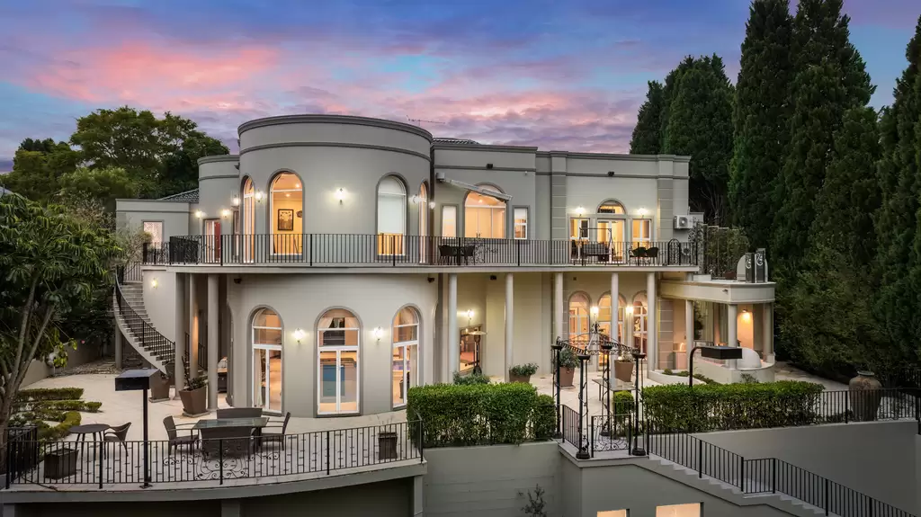 7 Carnarvon Avenue, Glenhaven Sold by Louis Carr Real Estate