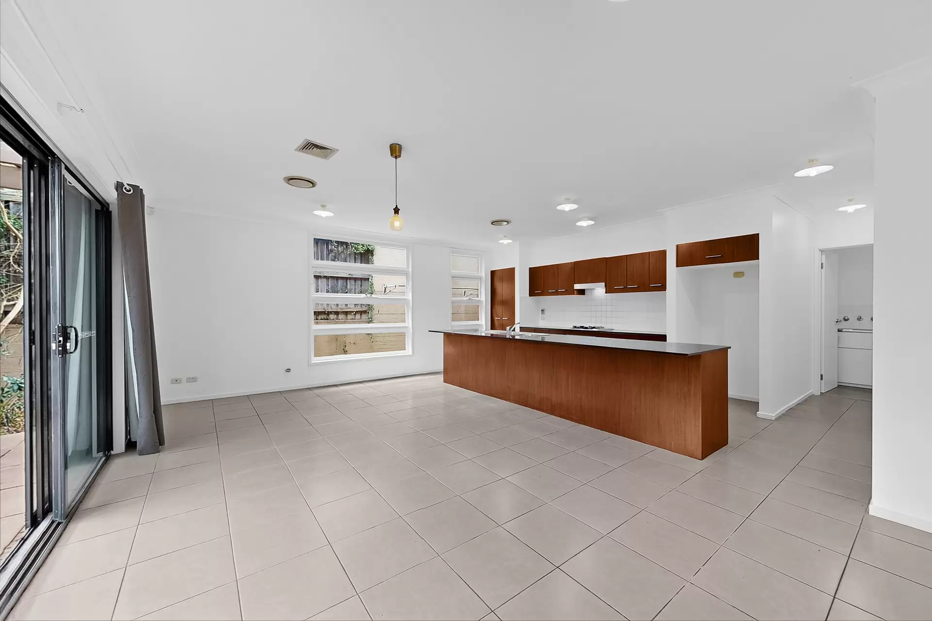 28 Benson Road, Beaumont Hills Leased by Louis Carr Real Estate - image 4