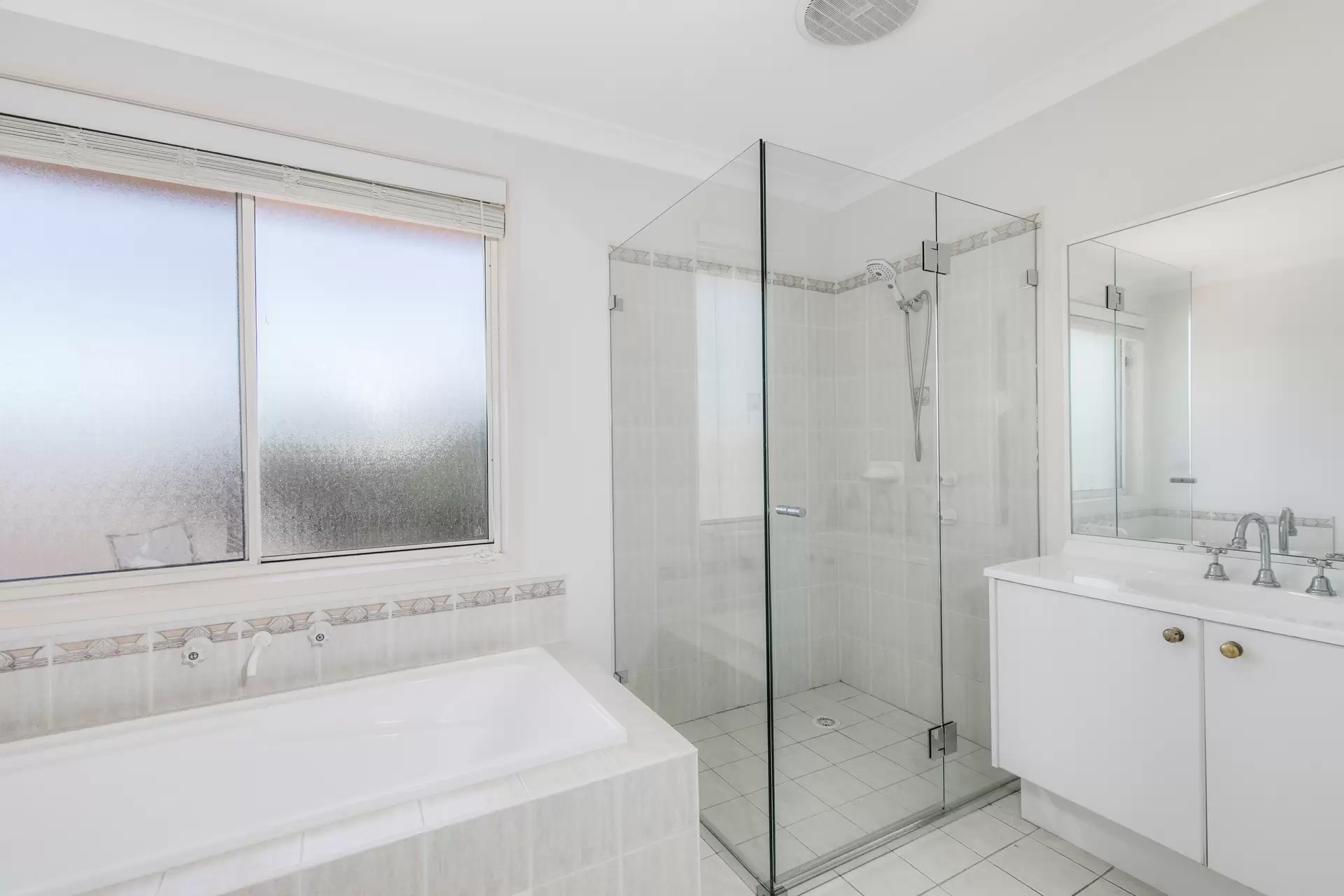 59 James Henty Drive, Dural For Sale by Louis Carr Real Estate - image 11