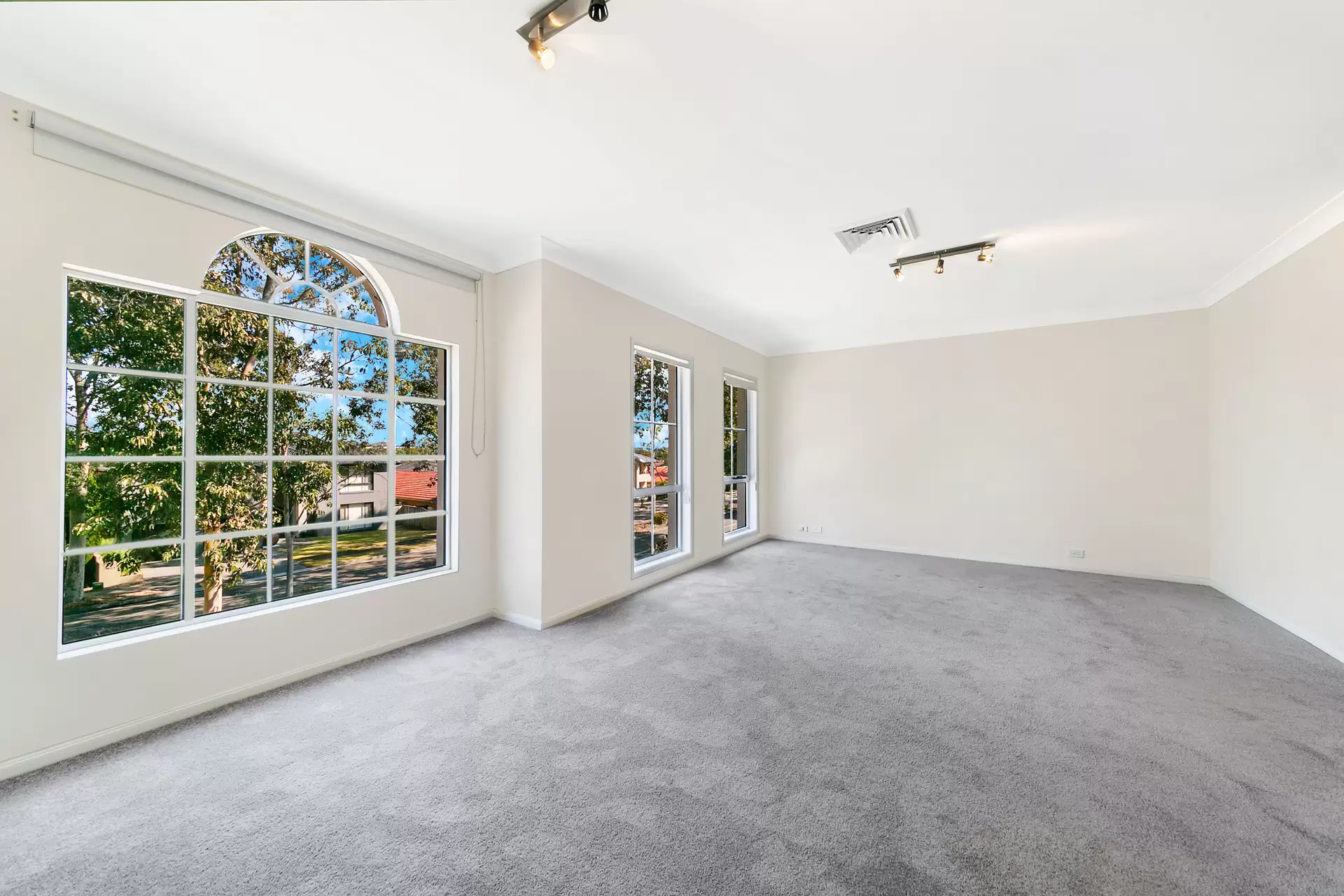 97 Sanctuary Drive, Beaumont Hills Leased by Louis Carr Real Estate - image 5