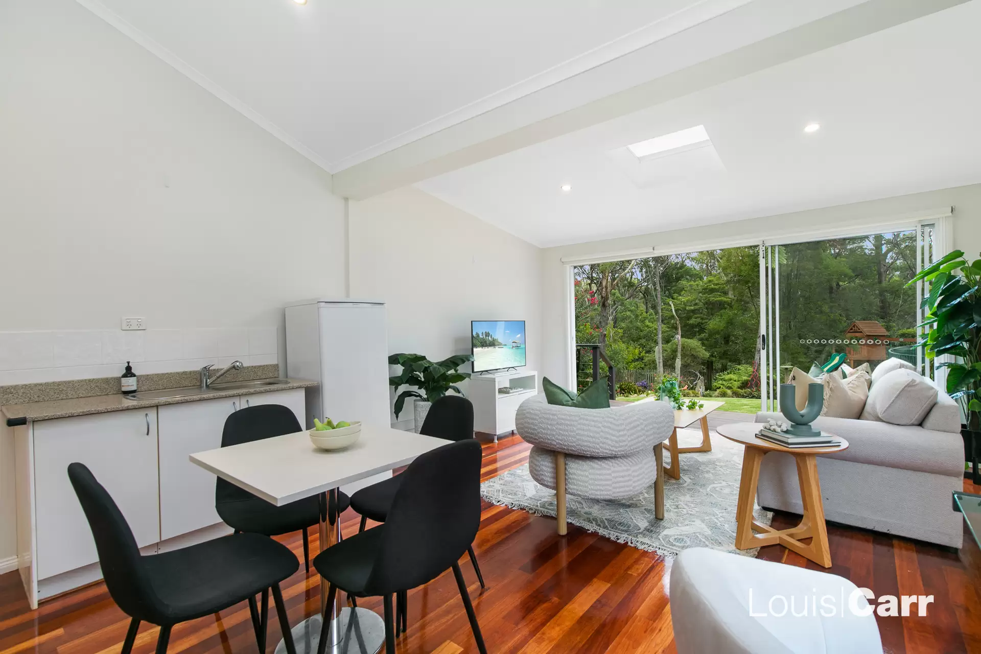 11 Knightsbridge Place, Castle Hill For Sale by Louis Carr Real Estate - image 9