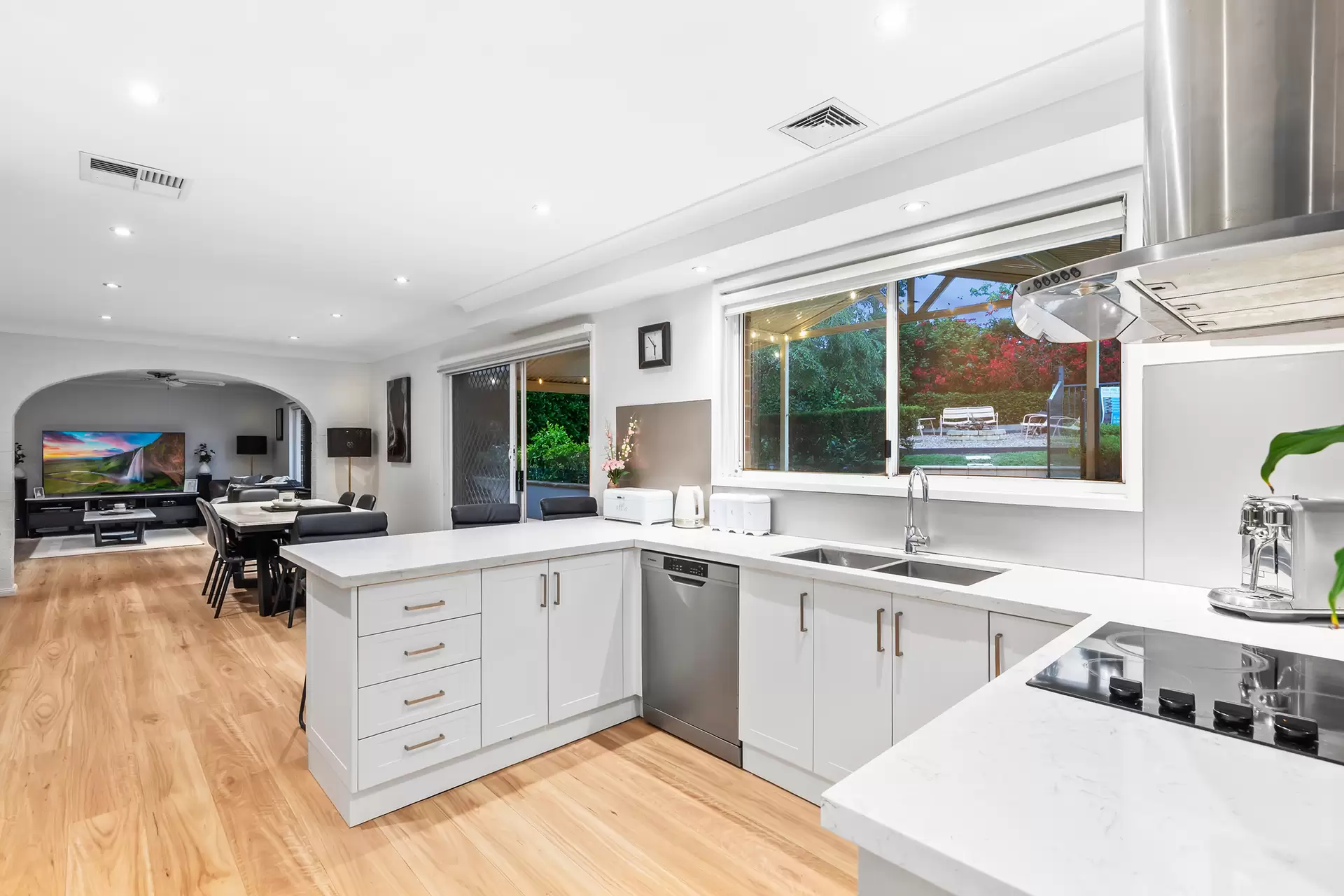 11 Carinda Drive, Glenhaven Sold by Louis Carr Real Estate - image 4
