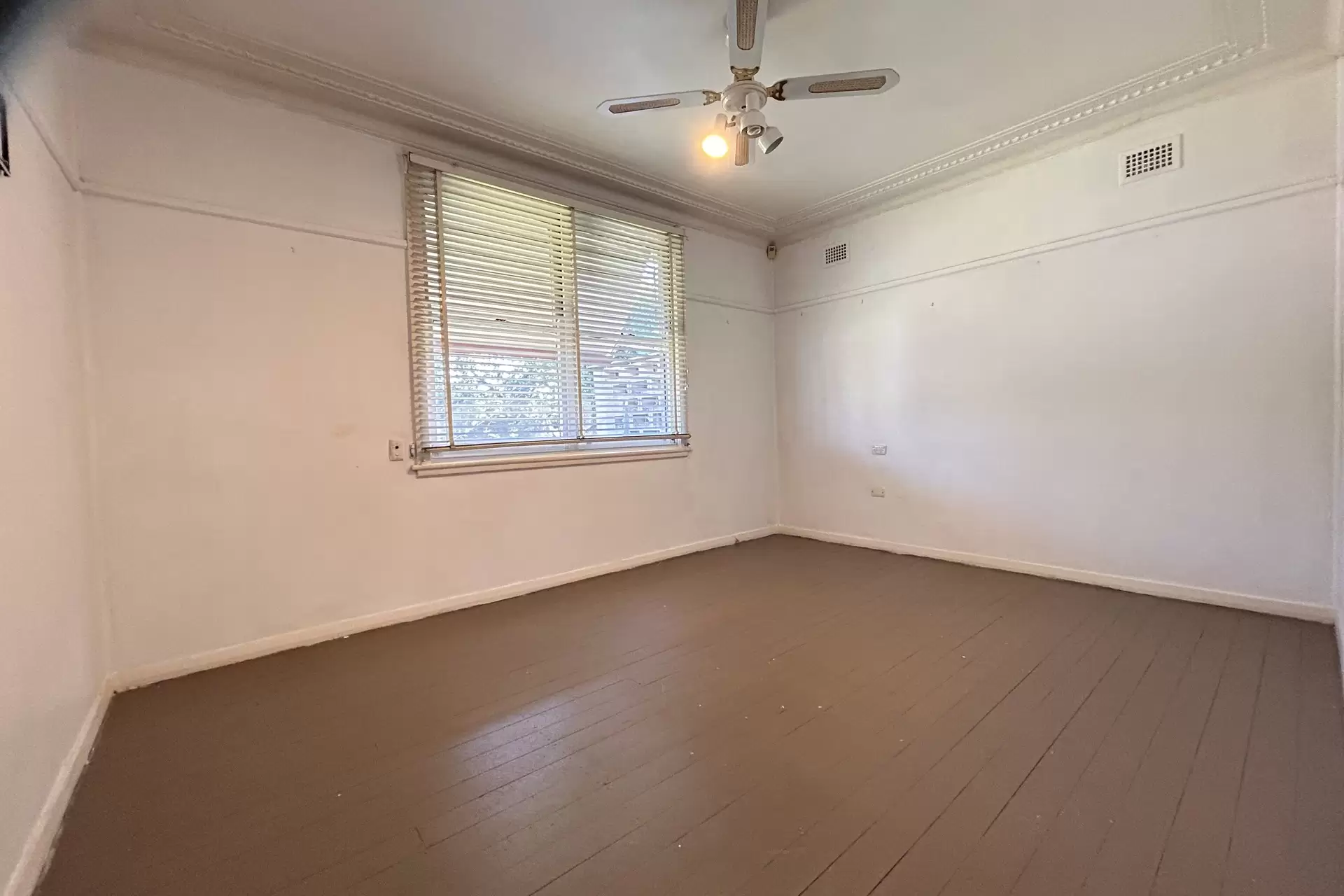 413 Windsor Road, Baulkham Hills Leased by Louis Carr Real Estate - image 7