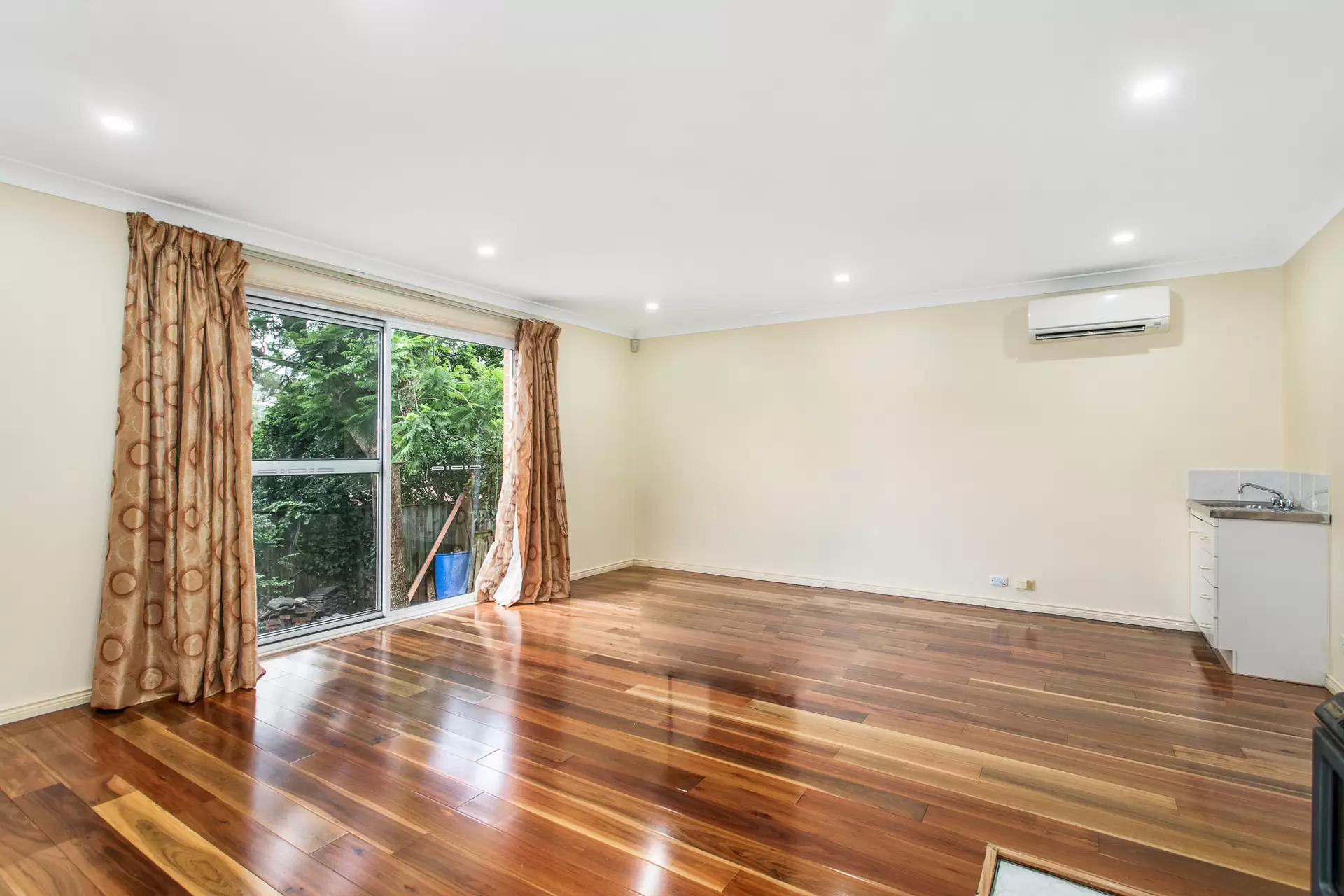 18 Forest Glen, Cherrybrook Leased by Louis Carr Real Estate - image 4