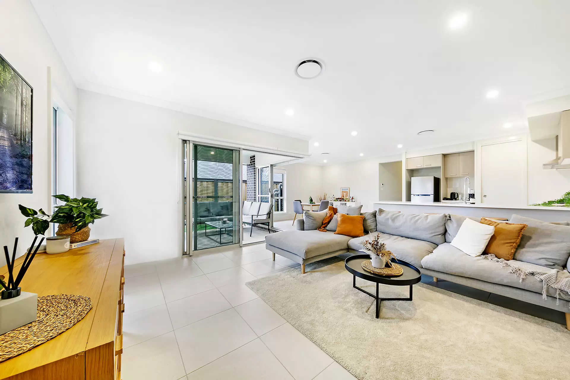 26 Carbine Street, Box Hill Leased by Louis Carr Real Estate - image 3