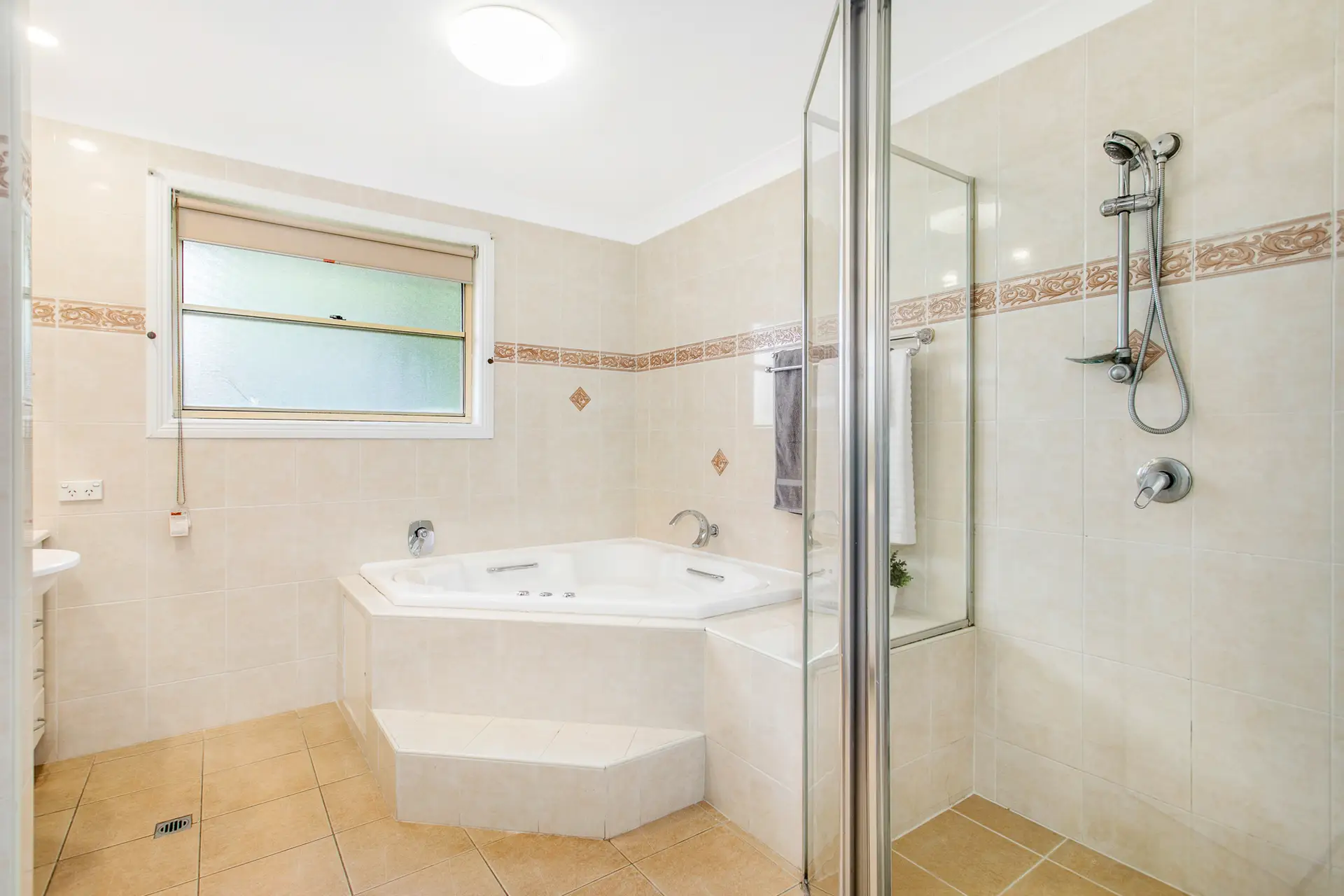 5 Lyneham Place, West Pennant Hills Sold by Louis Carr Real Estate - image 9
