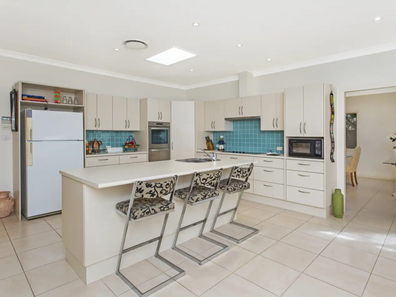 3 Heritage Court, Dural Sold by Louis Carr Real Estate - image 2