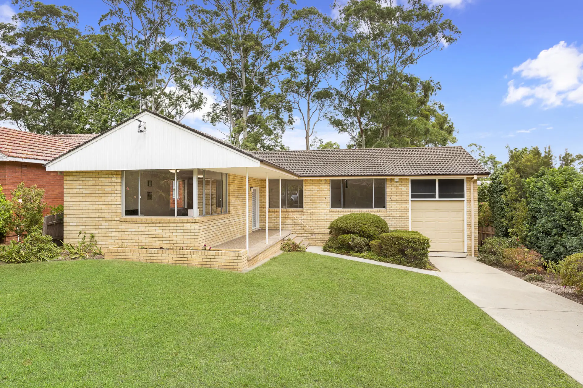 31 Star Crescent, West Pennant Hills Sold by Louis Carr Real Estate - image 1